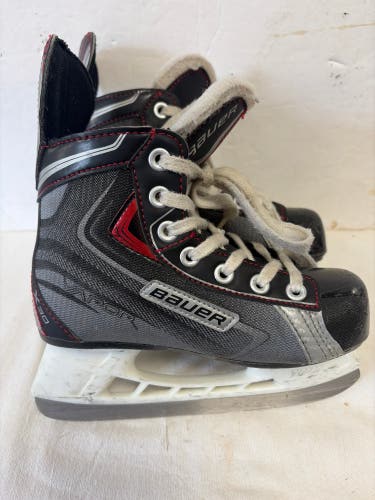 Black Bauer Vapor X30 Hockey Skates Regular Width 13 (Used)