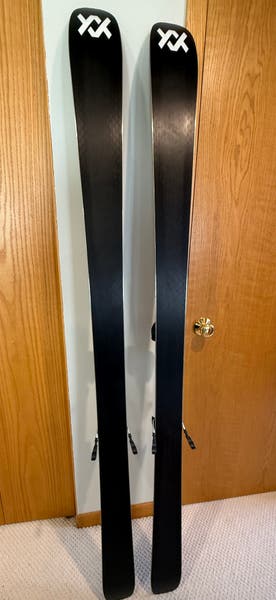 Men's 2021 All Mountain 177 cm Volkl Kendo 88 Skis With Bindings