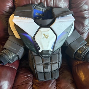 2025 Bauer Vapor Flylite Goalie Chest Protector  (New without tags) Senior Small
