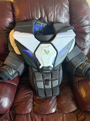 2025 Bauer Vapor Flylite Goalie Chest Protector  (New without tags) Senior Small