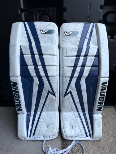 Blue 24" Junior Vaughn Velocity Goalie Leg Pads (Used)