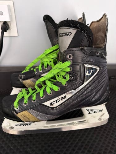2010 CCM U+ Crazy Light Hockey Skates Regular Width Pro Stock 9.5 (Used)