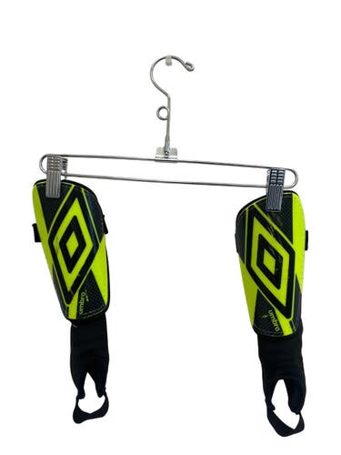 Used Umbro Soccer Shin Guards Junior Green SM 11692-S000154594
