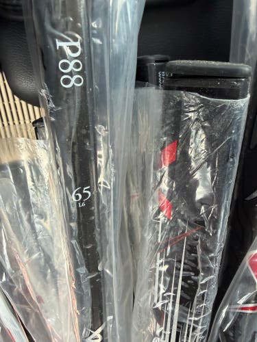 Intermediate Bauer Vapor Team Right Handed Hockey Stick 65 Flex (New)