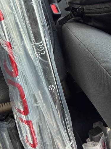 Intermediate Bauer Vapor Team Right Handed Hockey Stick P92 65 Flex (New)