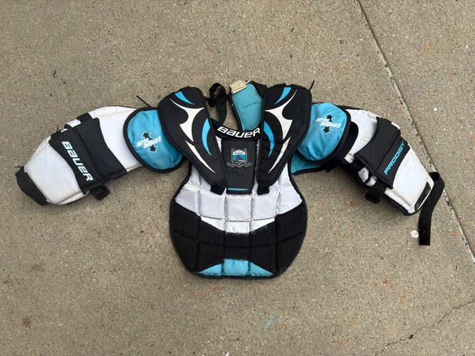 Small / Medium Bauer Prodigy Goalie Chest Protector (Used)