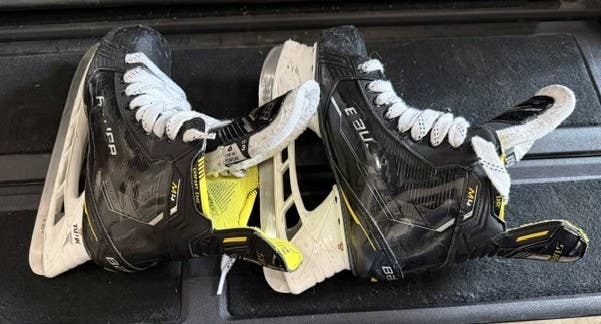 Black/Yellow Bauer Supreme M4 Hockey Skates Extra Wide Width Size 6 (Used)