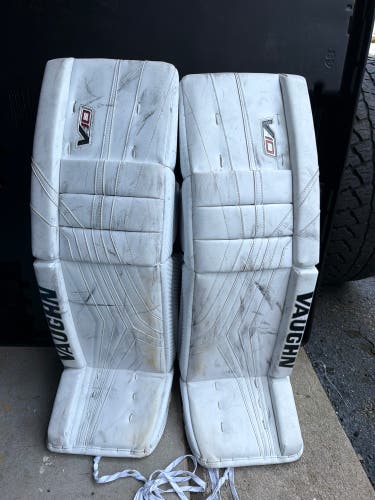 White 35" Senior Vaughn Velocity V10 Pro Carbon Goalie Leg Pads (Used)