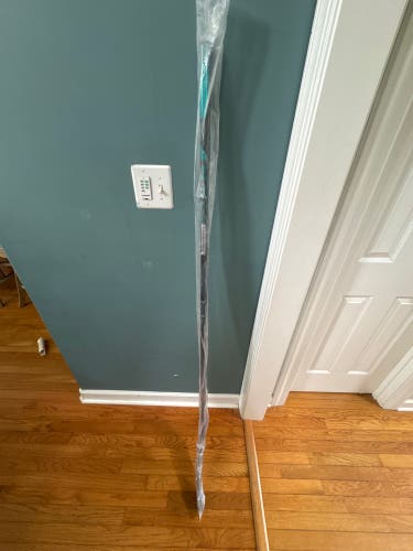 Senior CCM Vizion Right Handed Hockey Stick P29+1/4 65 Flex (New)