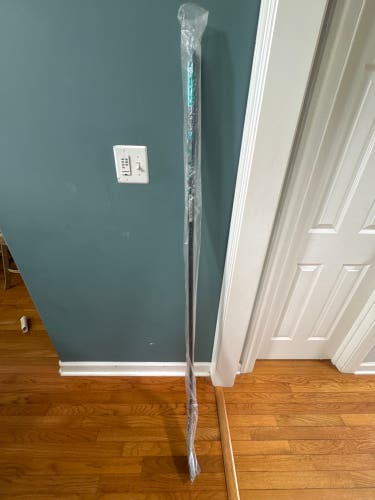 Senior CCM Vizion Right Handed Hockey Stick P29+1/4 65 Flex (New)