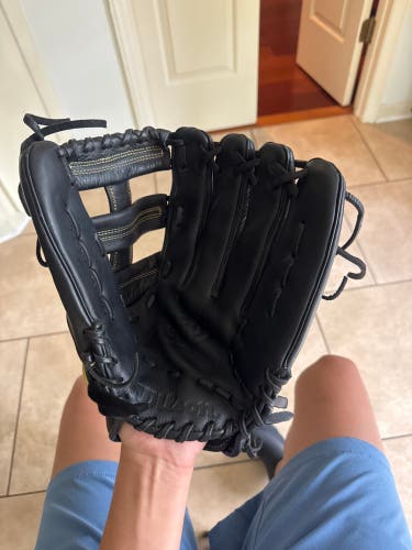 2022 Wilson A950 RH Outfield Baseball Glove 13" (Used)