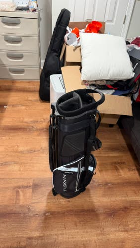 Unisex Maxfli Bag (Used)