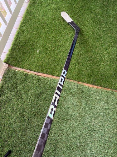 Senior Bauer Nexus Sync Left Hand Hockey Stick Mid Pattern 87 Flex Pro Stock (New)