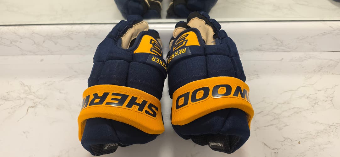 Sher-Wood Rekker Morph Pro Gloves 13" Pro Stock (Used-Like New) Nashville Predators team color