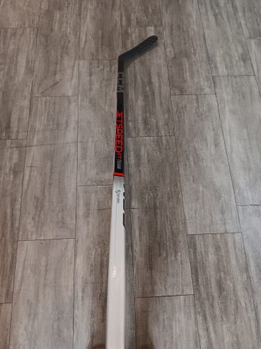 Senior CCM JetSpeed FT6 Team Right Handed Hockey Stick P29 75 Flex (New)