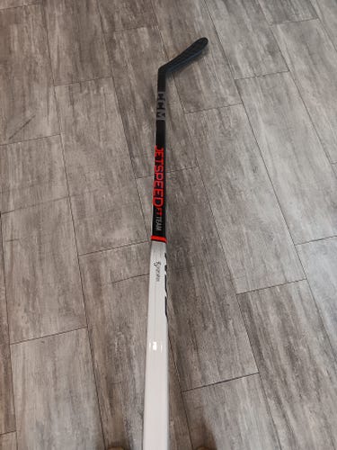 Senior CCM JetSpeed FT6 Team Right Handed Hockey Stick P28 70 Flex (New)