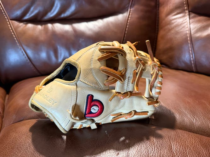 2025 Next Play RH Infield Baseball Glove 11.25" (Used)