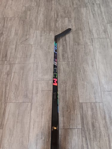 Senior CCM Tacks XF Right Handed Hockey Stick P29 70 Flex (New)