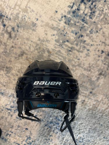 Medium Bauer Re-Akt 70 Helmet (New)