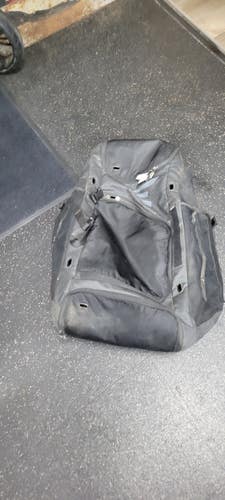 Used Easton CATCHERS BACKPACK E610CBP BB/SB Player Backpack Black 11497-S000159801