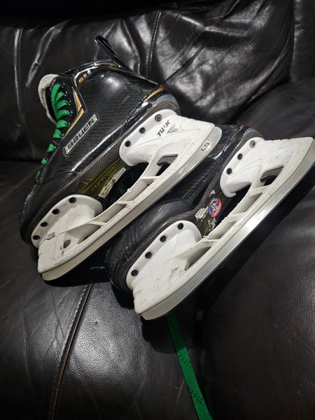 Black Bauer Supreme S29 Hockey Skates Regular Width Size 5.5 (Used)