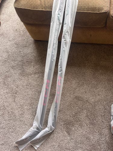 Senior CCM Trigger Unleashed Pro Left Hand Hockey Stick P28 85 Flex (New)