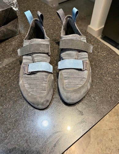 Black Men's Size M 12.0 (W 13.0) Adult Black Diamond Shoes (Used)