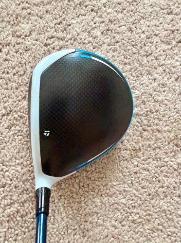 Men's TaylorMade SIM2 Max Right Handed Driver Regular Flex 10.5 Loft Graphite Shaft 45.75" (Used)