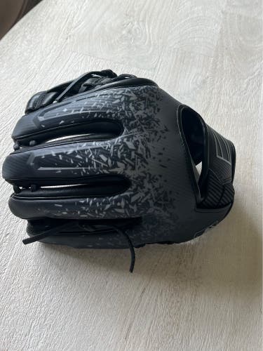 2025 Rawlings REV1X RH Infield Baseball Glove 11.75" (Used)