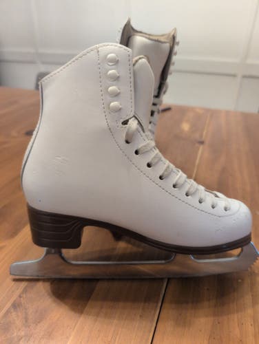 Jackson Ultima Figure Skates C Adult 4 (Used)