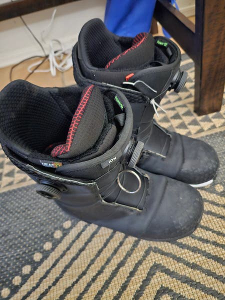 burton ion boa snowboard boot men's Boots The Burton Ion BOA Snowboard Boots 2026 are available in black and are designed for men. snowboard boots BURTON MENS PROGRESSION