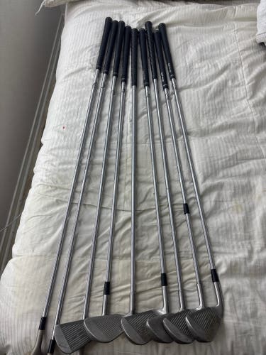 Men's MacGregor Right Handed Clubs 36" no driver or sw (Used)
