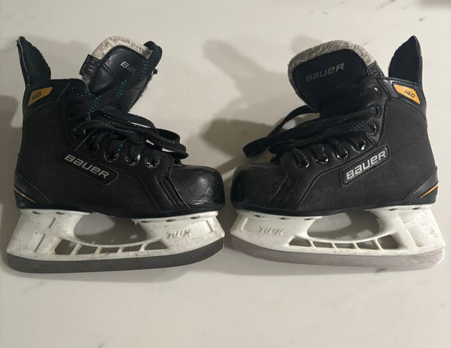 Bauer Supreme Hockey Skates Regular Width 11 (Used)