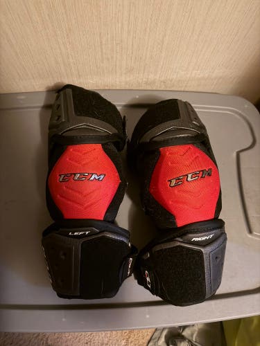 Senior Medium CCM QuickLite Elbow Pads (Used)