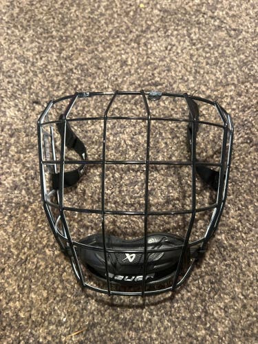 Hockey Cage Medium Bauer Profile I Barely Used.