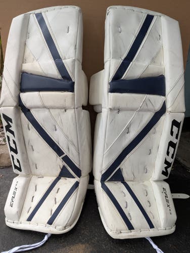 28" CCM Extreme Flex 5.5 Goalie Leg Pads (Used)
