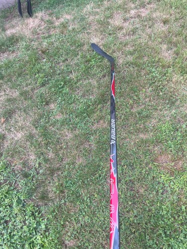 Custom Red Senior Bauer Vapor Flylite Left Hand Hockey Stick P28 77 Flex (New)
