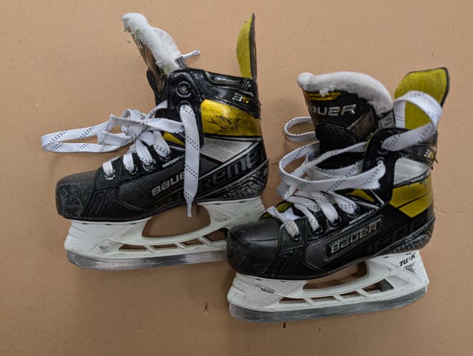 Bauer Supreme 3S Hockey Skates Regular Width Size 1.5 (Used)