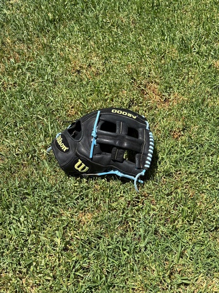 Wilson A2000 EL3 RHT Infield Baseball Glove 11.75" (Used)