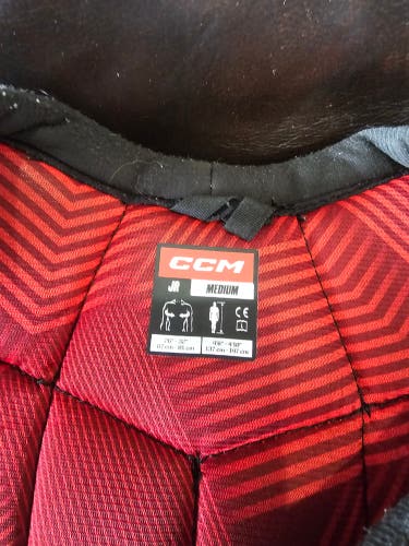 Medium Junior CCM Next Shoulder Pads (Used)