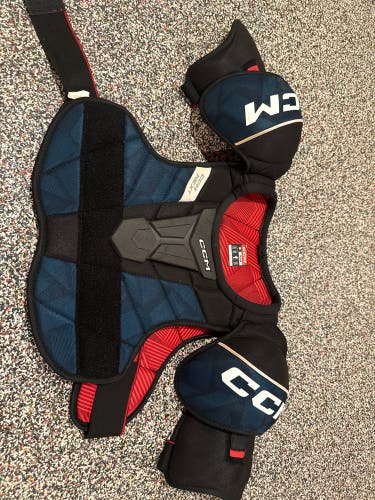 Men's Medium CCM Shoulder Pads