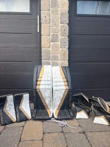 34" True Catalyst Px5 Regular Goalie Full Set (Used)