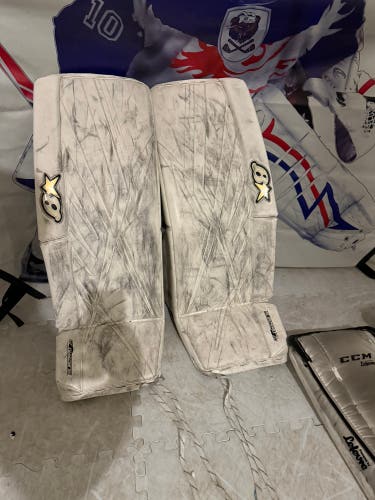 33"  Brian's Sub-Zero 7.0 Goalie Leg Pads  (Used)