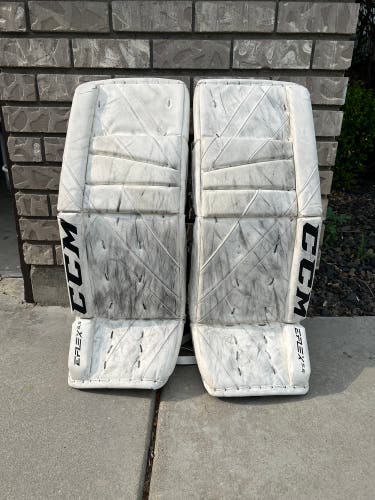 32" CCM Extreme Flex 5.5 Goalie Leg Pads (Used)