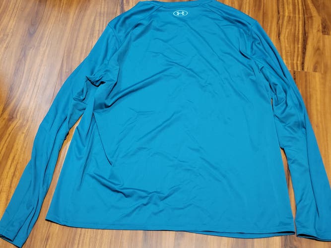 Under Armour Activewear Long Sleeve Top, Tag Size XL