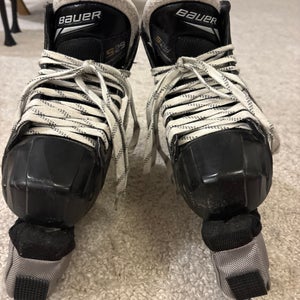 2018 Bauer Supreme S29 Hockey Goalie Skates Regular Width 8.5 (Used)