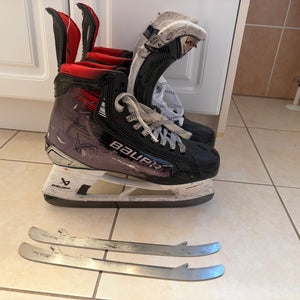Bauer Vapor X5 Pro Hockey Skates 9 Fit 2 With Superfeet and Extra Fly Ti Steel