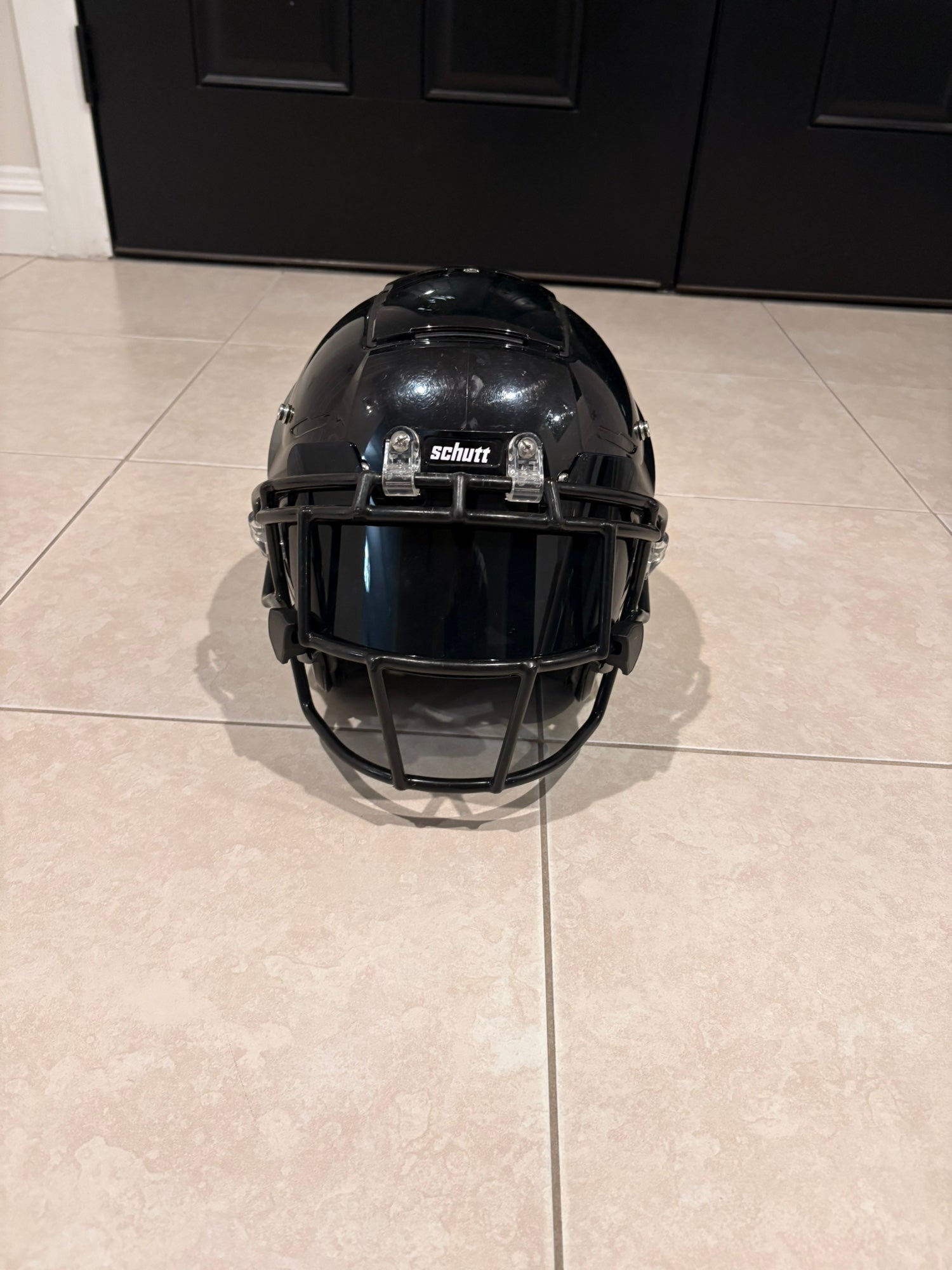 black schutt football helmets F7 VTD Collegiate Helmet | Buy in Europe but with improved impact performance for maximum athlete protection and increased athlete comfort SCHUTT YOUTH F7 LX1 BLACK