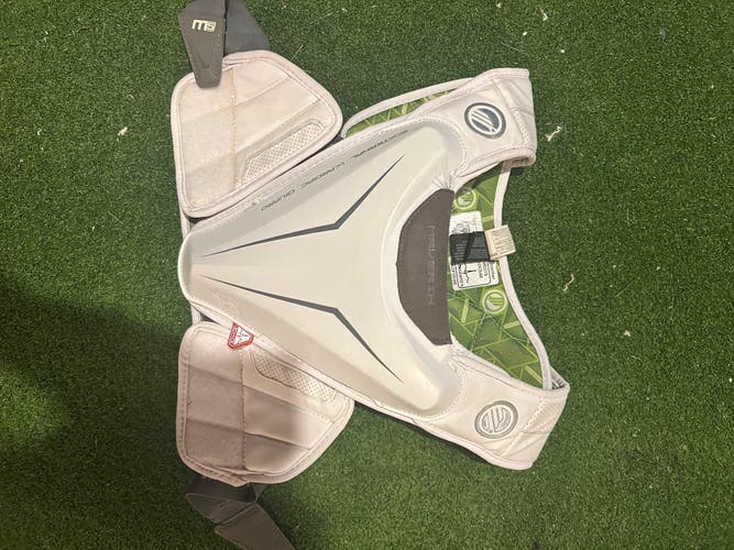 Medium Maverik M5 Shoulder Pads (Used)