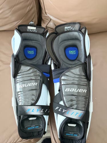 Senior Bauer Vapor Flylite 15" Shin Pads (Used)
